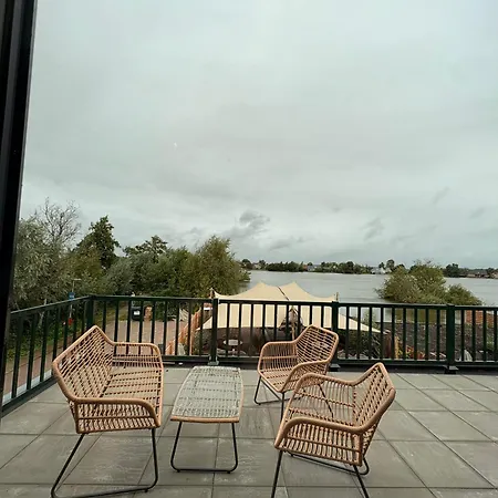 Hotel Restaurant & De Noordse Plassen *