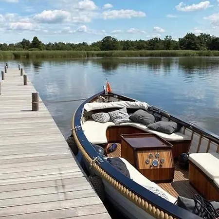 Restaurant & De Noordse Plassen Hotel *